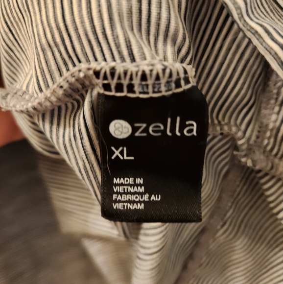 Lovely Zella Jersey Athletic Top with Beautiful details!      Sz XL - Picture 4 of 14